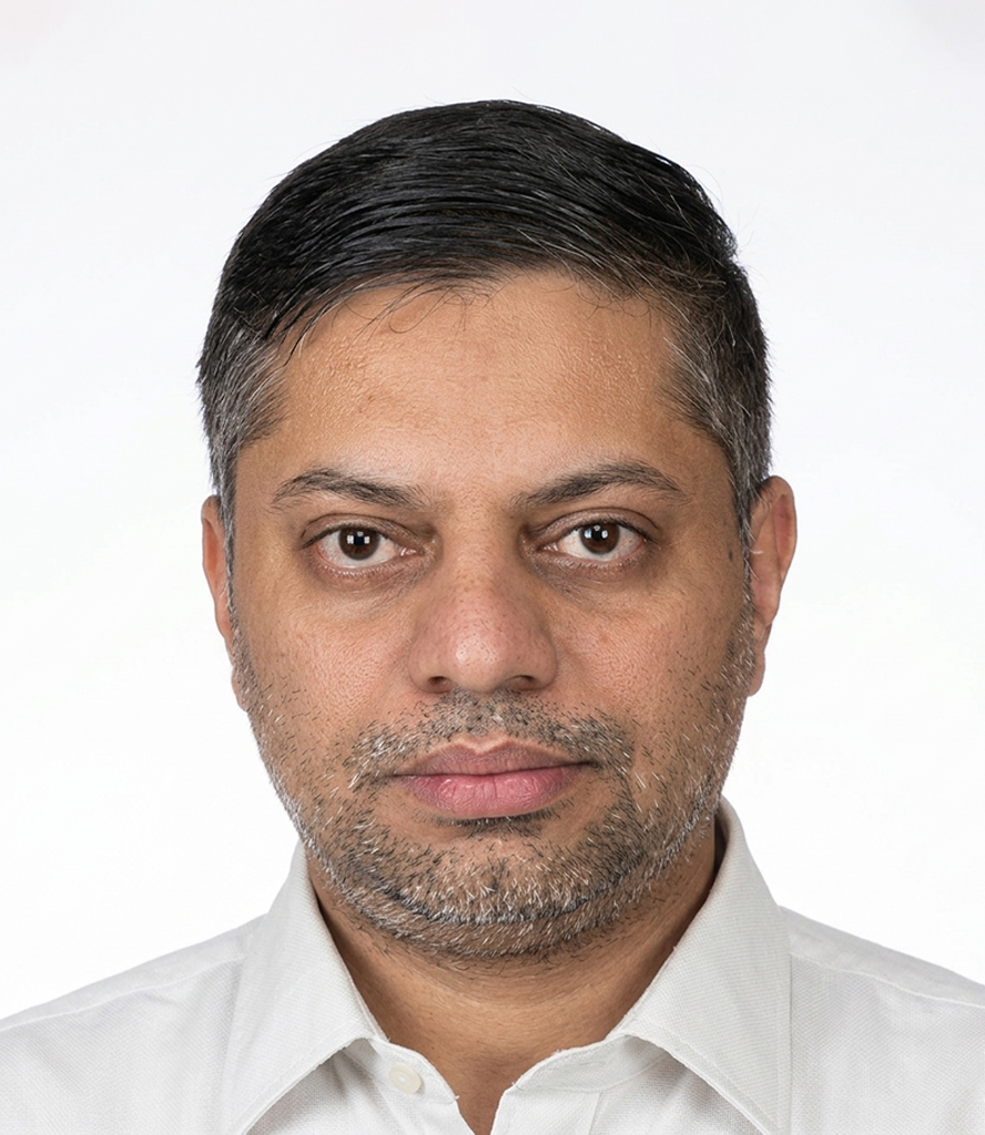 الدكتور محمّد علي العطار